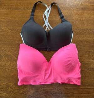 Victoria's Secret Lot: Front-Close Sport Bra (32DD) & PINK Wireless Push-Up Bra